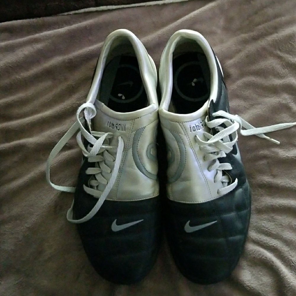 Nike total 90lll size 13 almost new